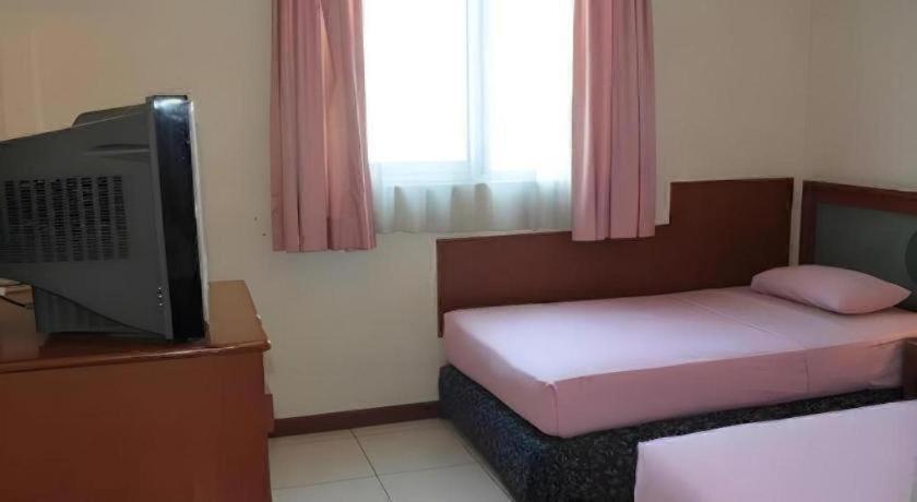Hotel Losari Blok M 2*